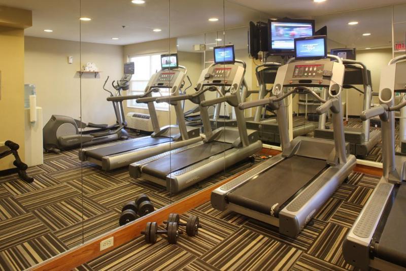 Towneplace Suites Cleveland Стрийтсбъро Екстериор снимка