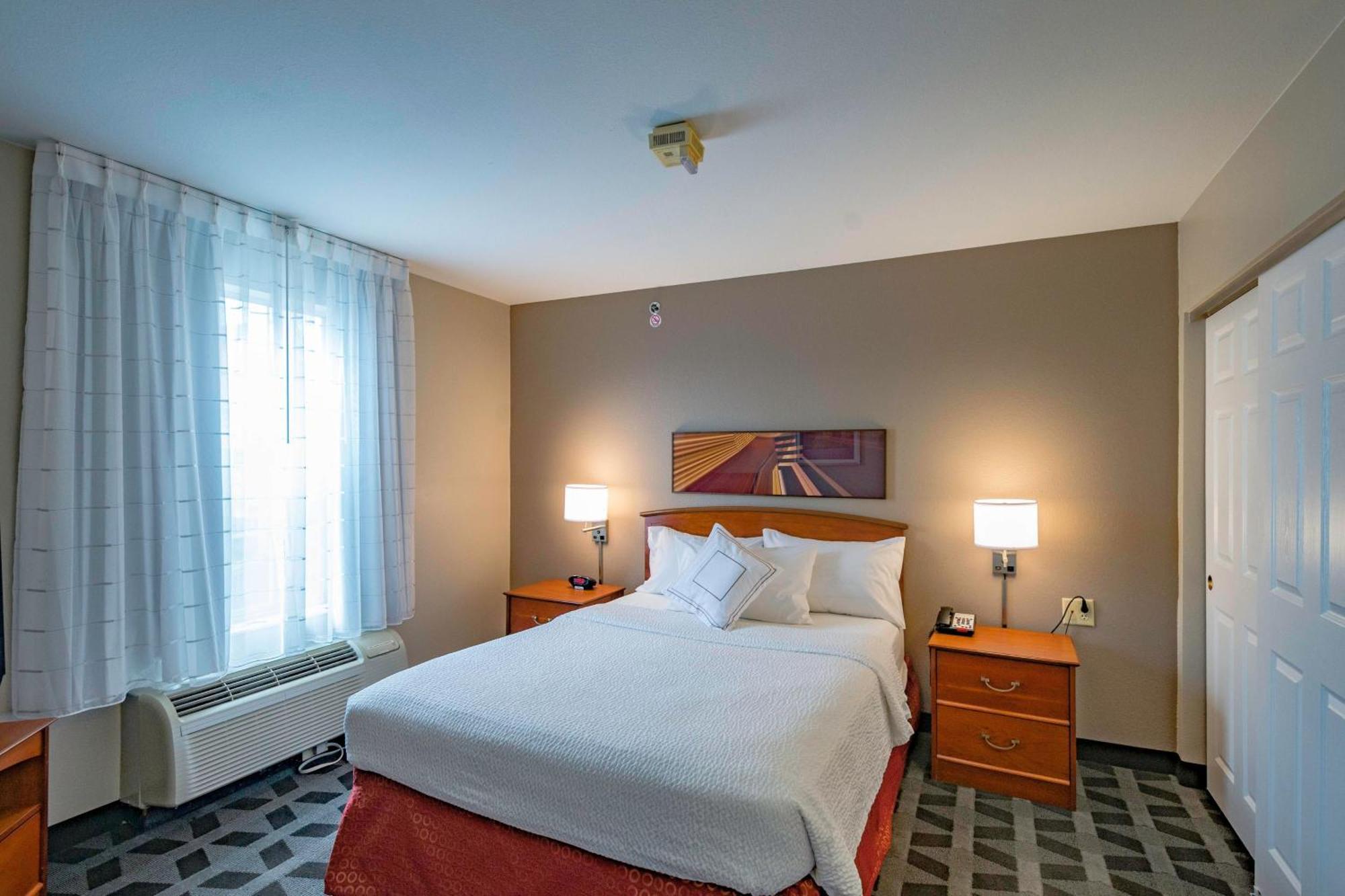 Towneplace Suites Cleveland Стрийтсбъро Екстериор снимка