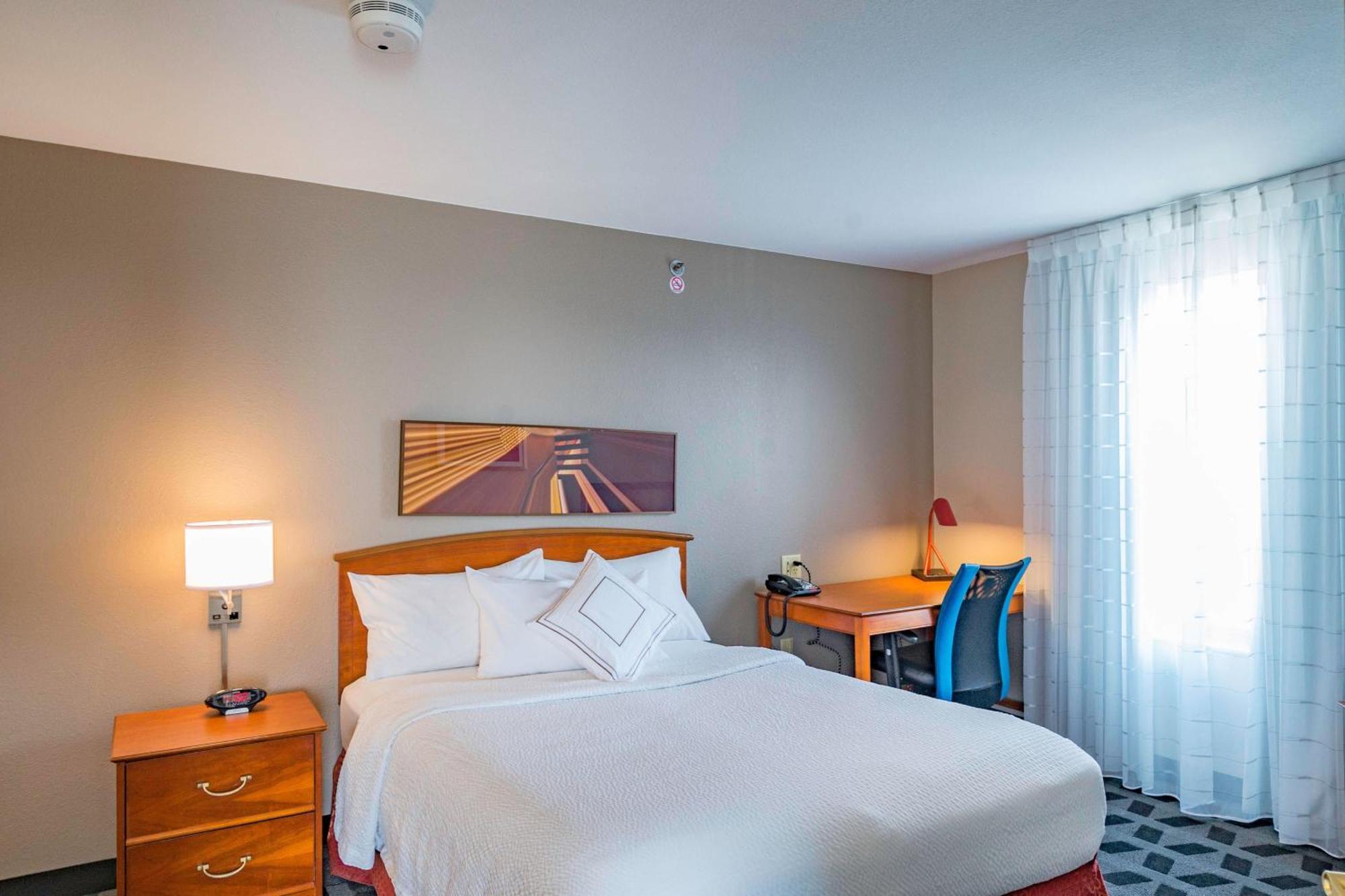 Towneplace Suites Cleveland Стрийтсбъро Екстериор снимка